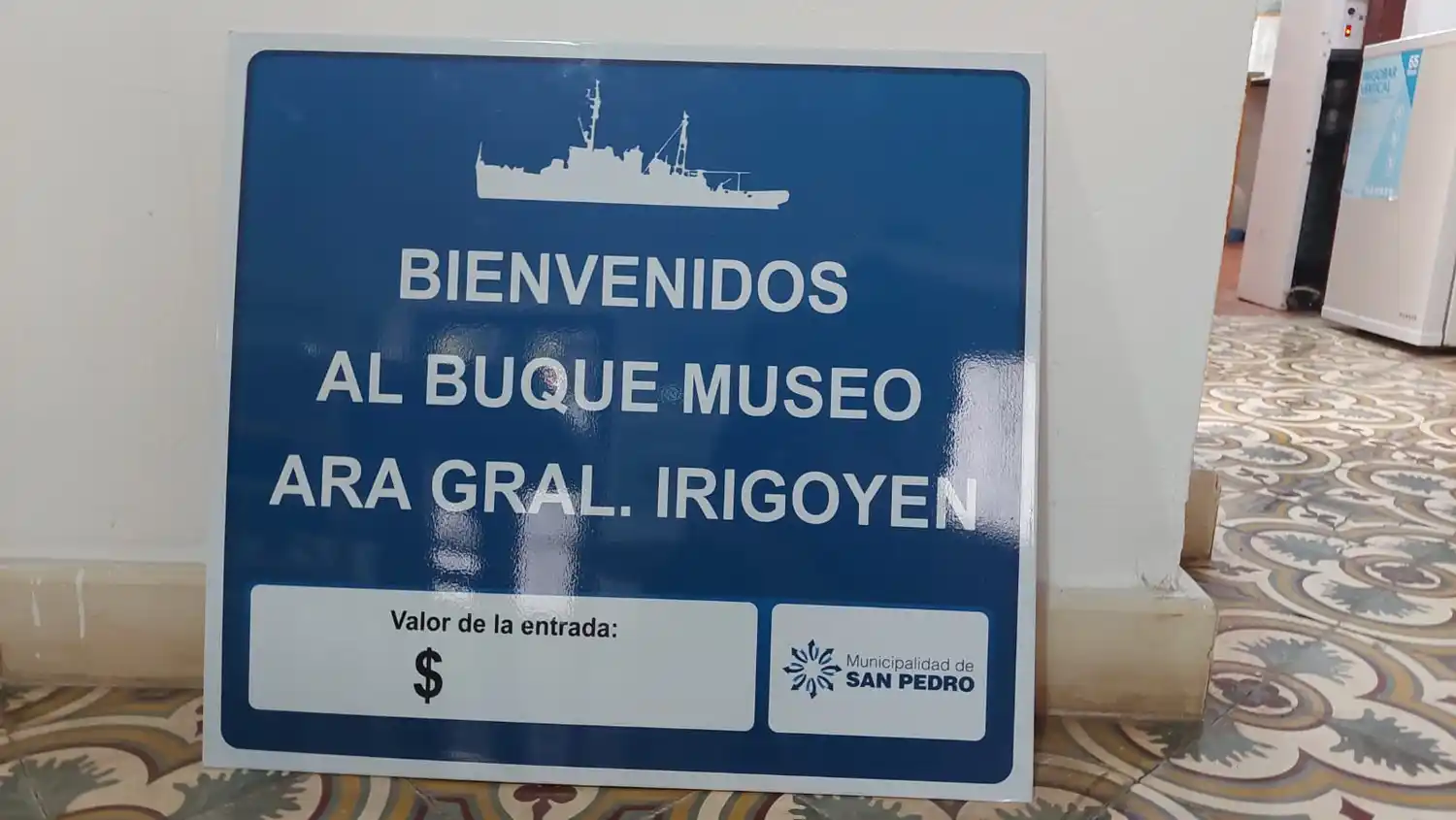 Llegó cartelería nueva para el Buque Museo