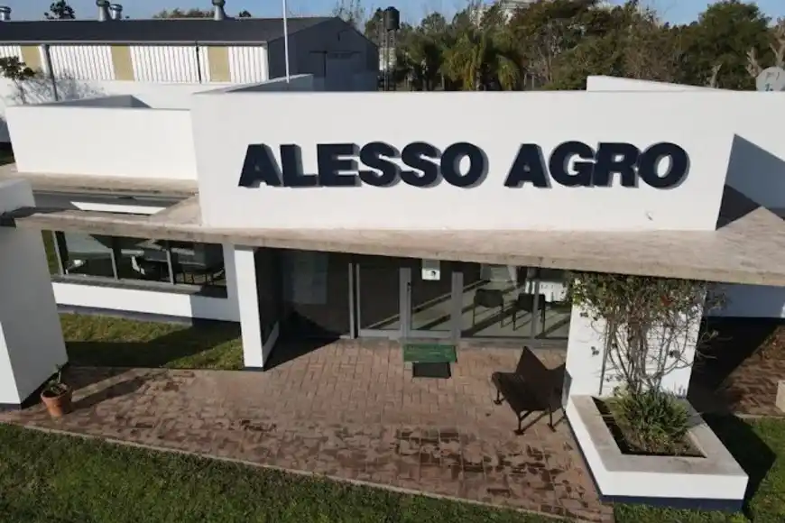 La empresa está ubicada en ruta nacional 11, altura del kilómetro 563.