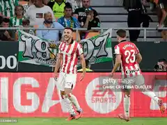 Athletic Bilbao ganó y llegó a la punta