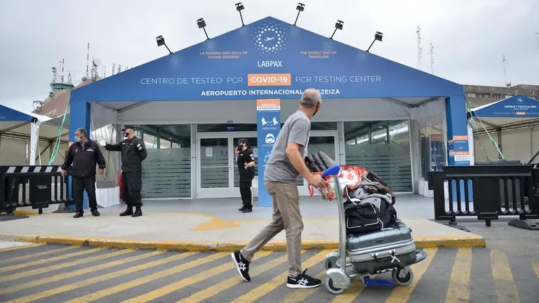 No habrá vuelos de repatriación para los argentinos que salieron del país por turismo
