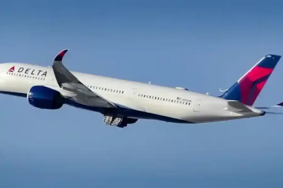 Aterrizaje de emergencia por diarrea explosiva: el piloto lo calificó como "riesgo biológico"