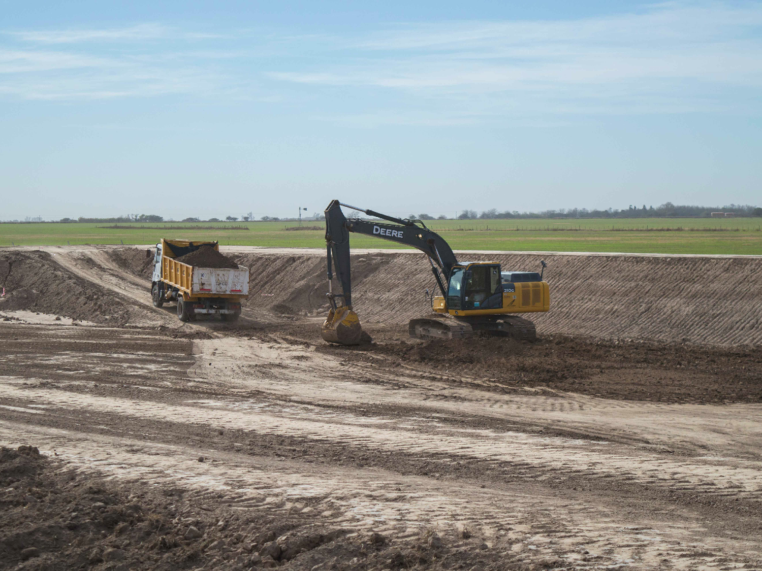 Las Varillas: avanzan obras en la futura planta de cloacas 