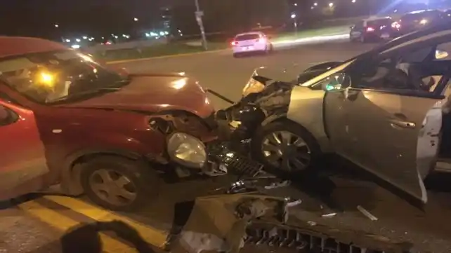 Denuncian que un fiscal causó un accidente por ir en contramano