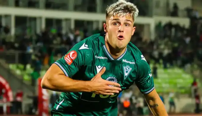 El delantero Thomas Amilivia en su paso por Santiago Wanderers de Chile.