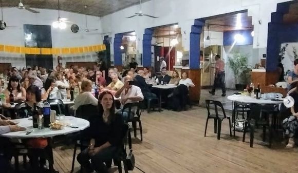 Fiesta de la Rosa y el Libro: exposiciones, música en vivo y gastronomía catalana, este jueves en Río Tala