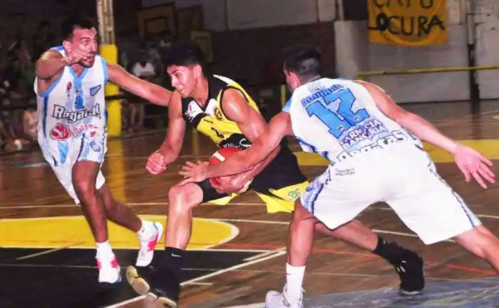 Derrota de Capuchinos en el primer partido del año