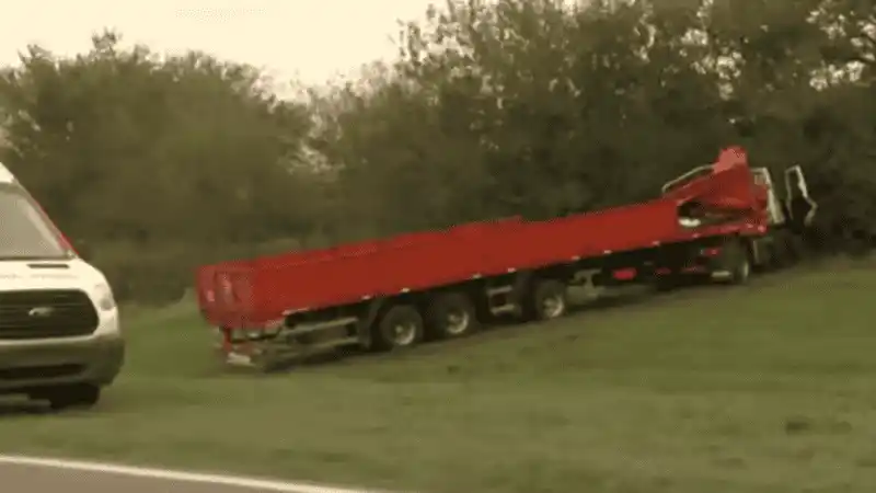 Choque frontal de camiones en la ruta 14: un herido grave fue trasladado en helicóptero