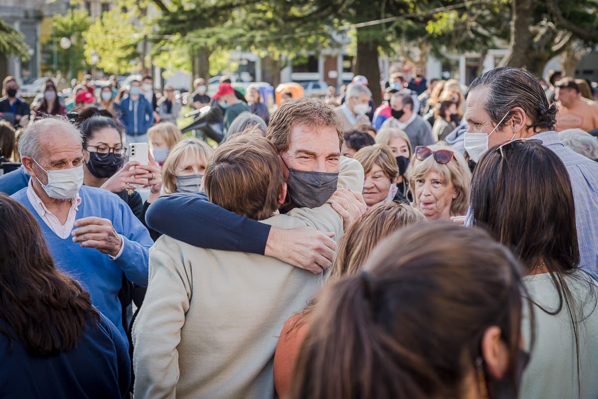 Santilli sigue de gira por la Provincia: Continuó su campaña en Dolores, Pinamar y Villa Gesell