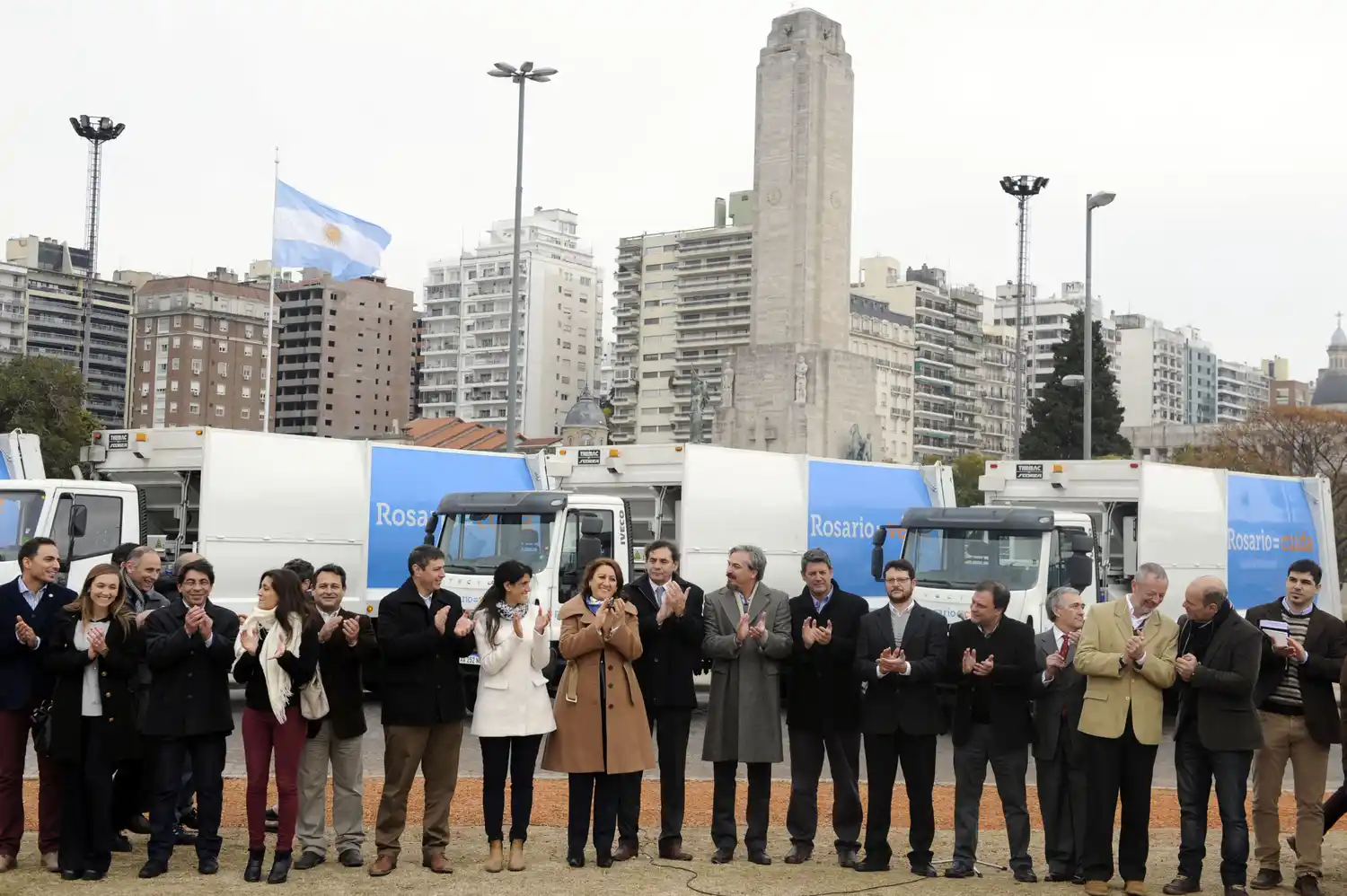 Se incorporaron seis camiones al servicio de Sumar