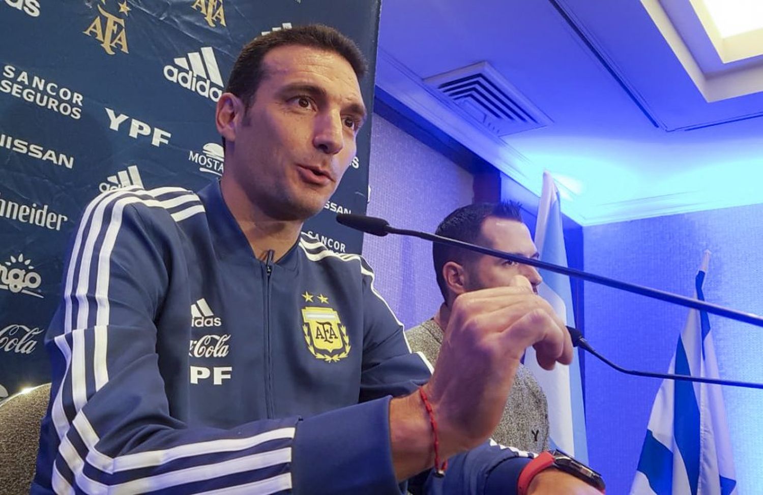 Scaloni prefiere alejar a la Selección del Monumental