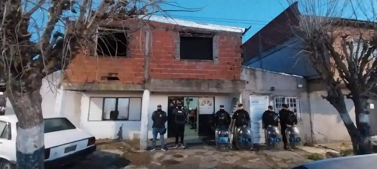 La Plata: cayó banda de usurpadores integrada por martillero, escribano y policías
