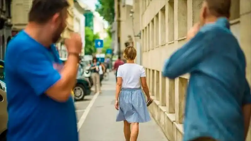 Penalizan el acoso callejero en Santa Fe: las multas superan los 200 mil pesos