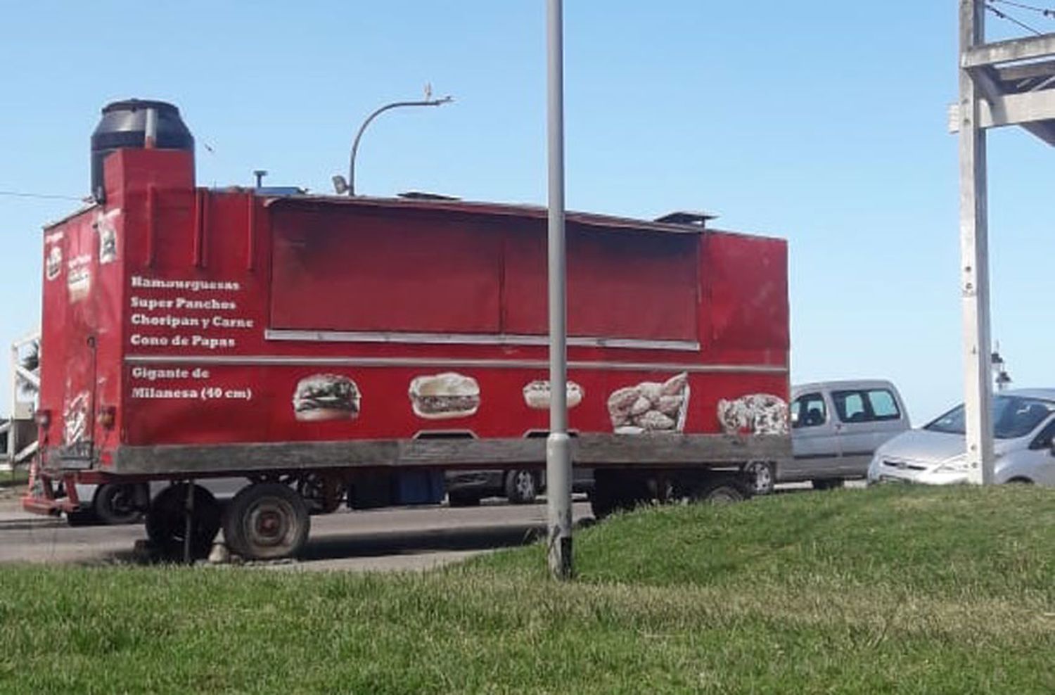 El Municipio afirma que el food truck de Plaza España "no cumple la ordenanza"