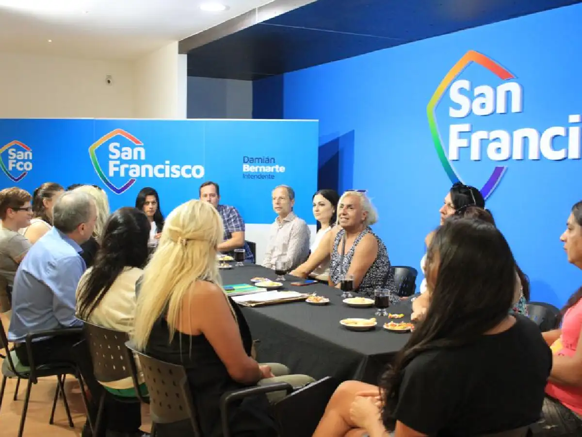 Bernarte se reunió con integrantes de la Comunidad Trans