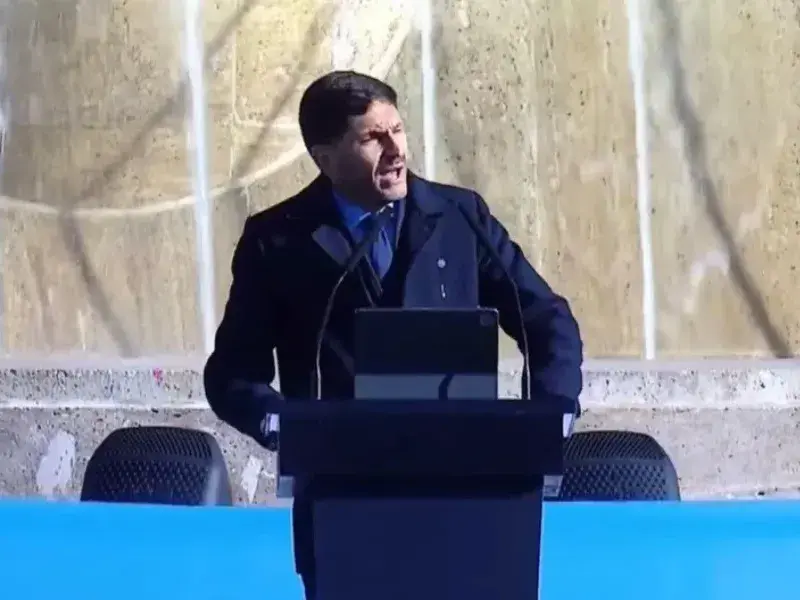 Pullaro a Milei en el Monumento: "Santa Fe hace un aporte muy grande, necesitamos que vuelva infraestructura"