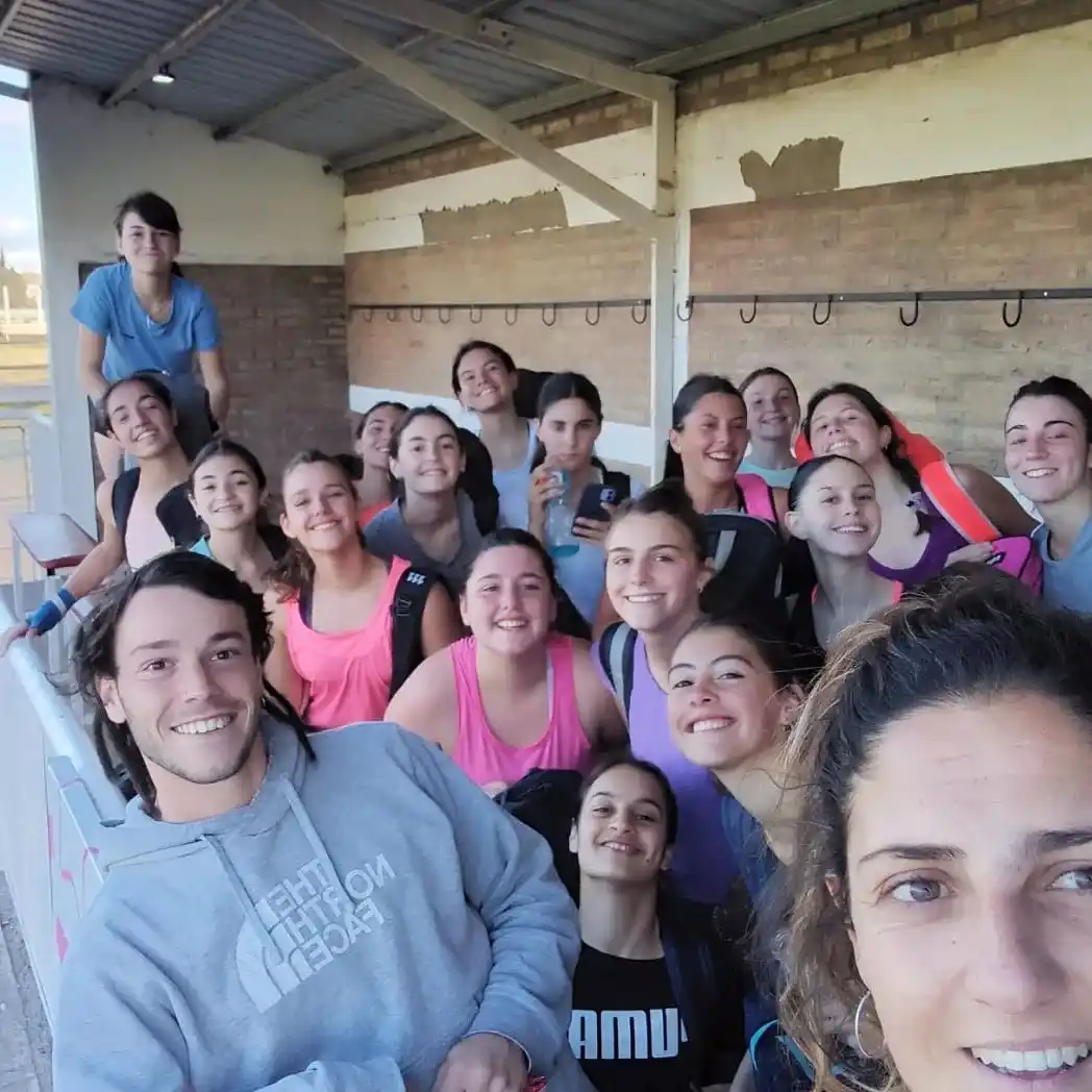 Dos victorias de Los 50 en la primera jornada