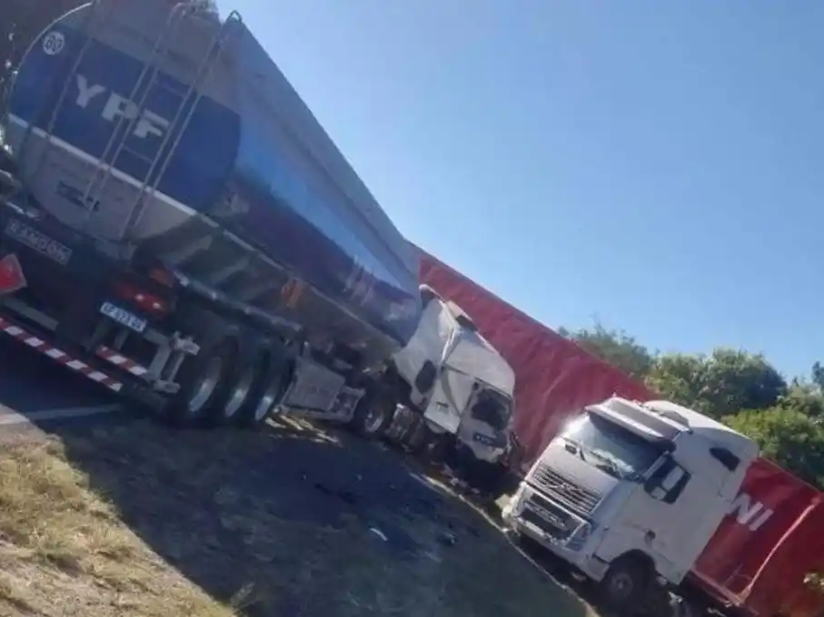 choque de camiones ruta 11 2