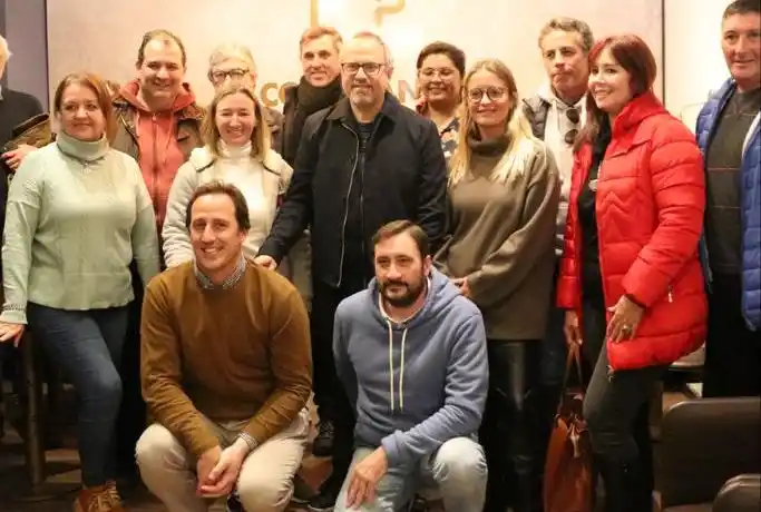 Diego Valenzuela, de recorrida por Mercedes: "Cuando llegamos a Tres de Febrero tenía problemas similares"