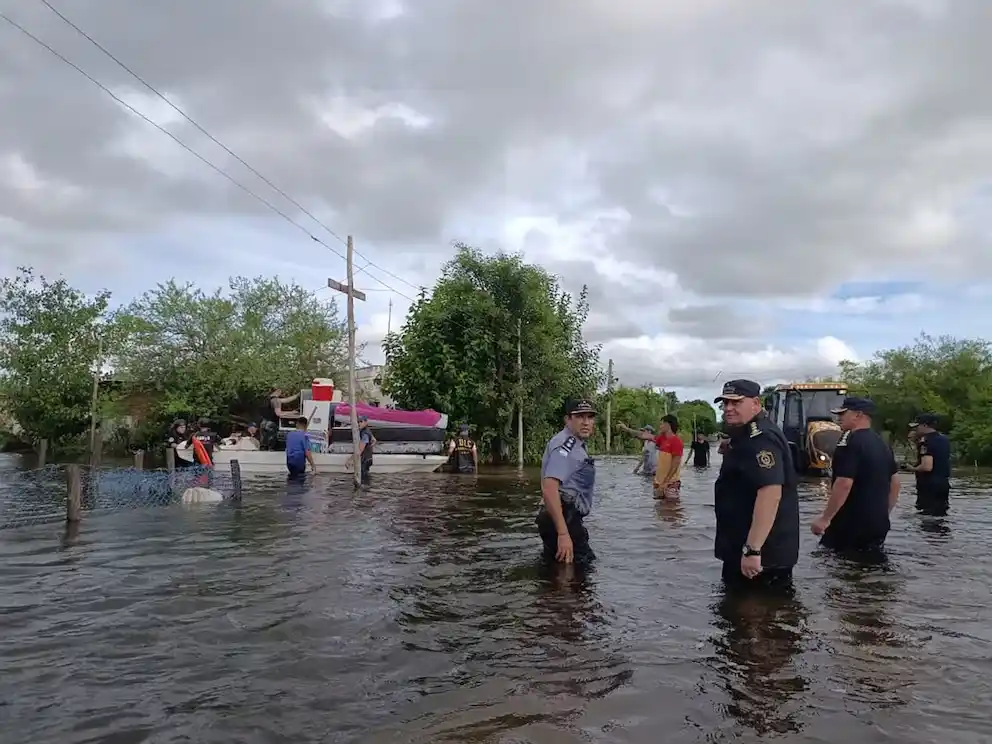 Inundaciones en Corrientes: más de 400 evacuados por el temporal