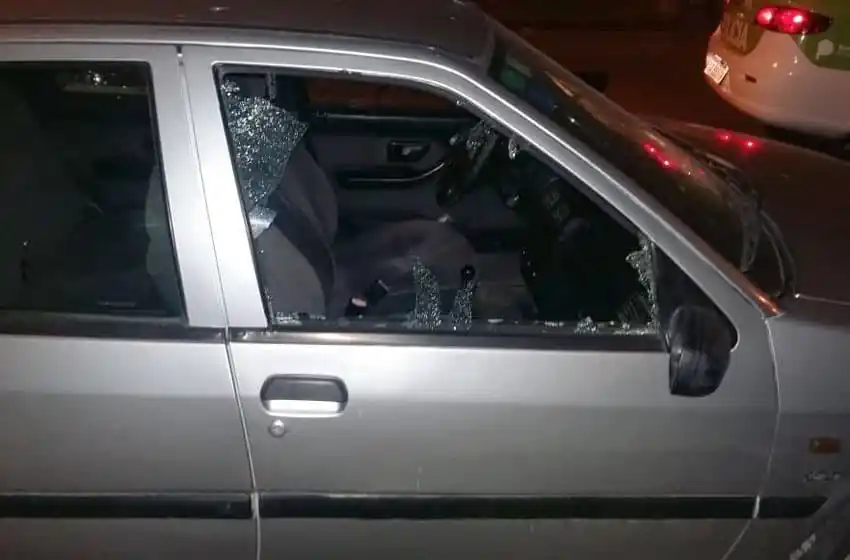 Intentaba robar un auto con un destornillador y terminó aprehendido