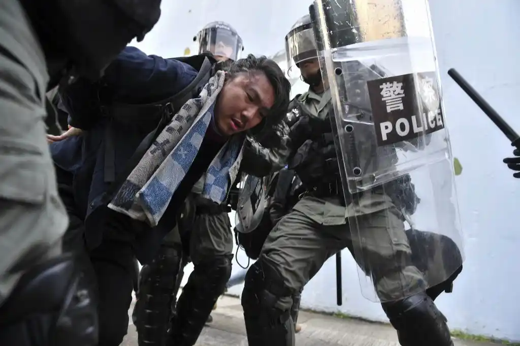 Nuevos enfrentamientos en Hong Kong entre los manifestantes y la policía