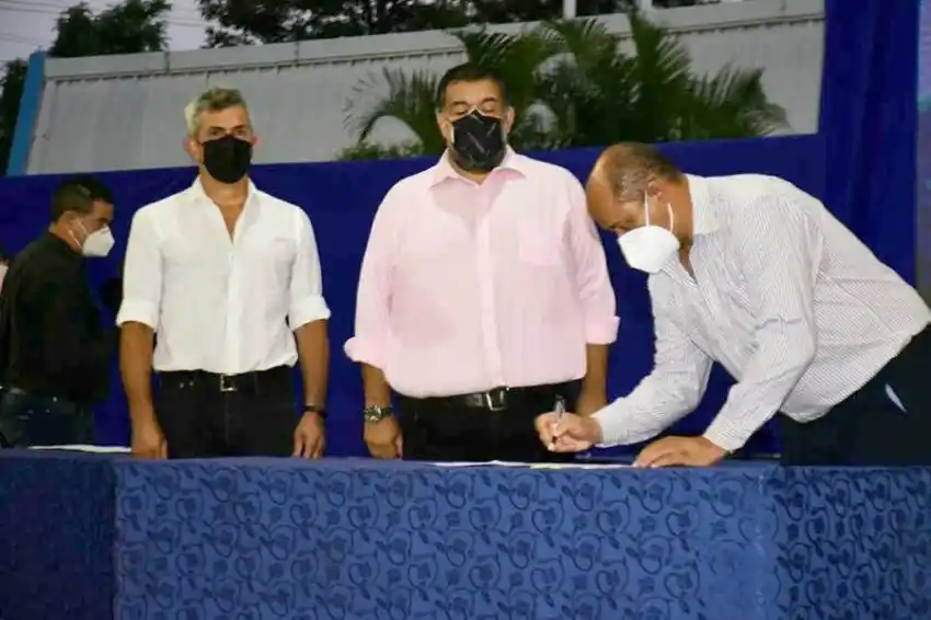 Plan de Obras Públicas 2022: Insfrán firmó nuevos convenios para diferentes localidades