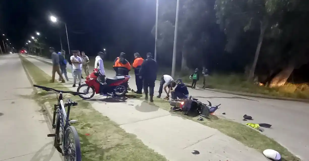 Colisión. Se produjo en la esquina de avenida 75 y 90, en la madrugada de ayer