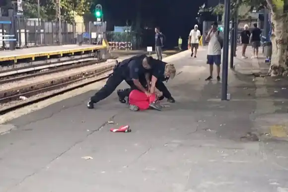 Detuvieron en Buenos Aires a un hombre que portaba una granada y le quitó el seguro