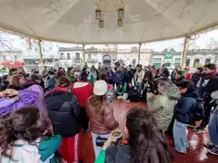A pesar de la lluvia, la Asamblea Transfeminista se concentró por el triple femicidio de Varela