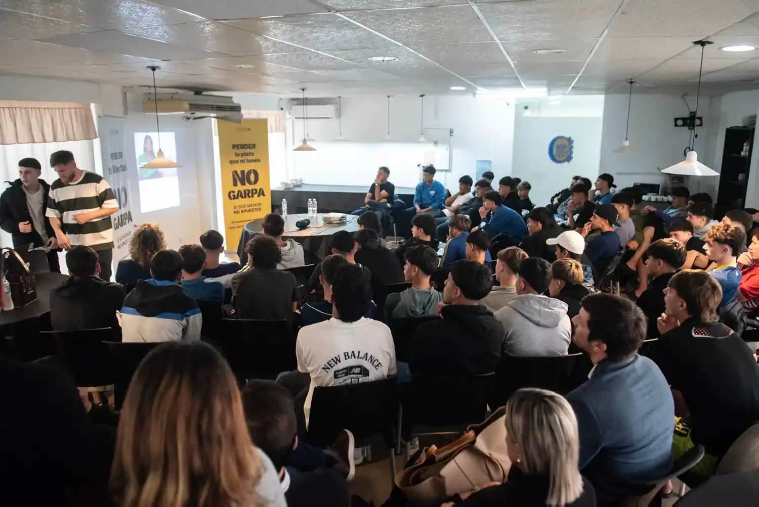 Lotería de Santa Fe comenzó en Newell’s y Central su campaña sobre los consumos problemáticos de las apuestas online: “#NoGarpa” - 2