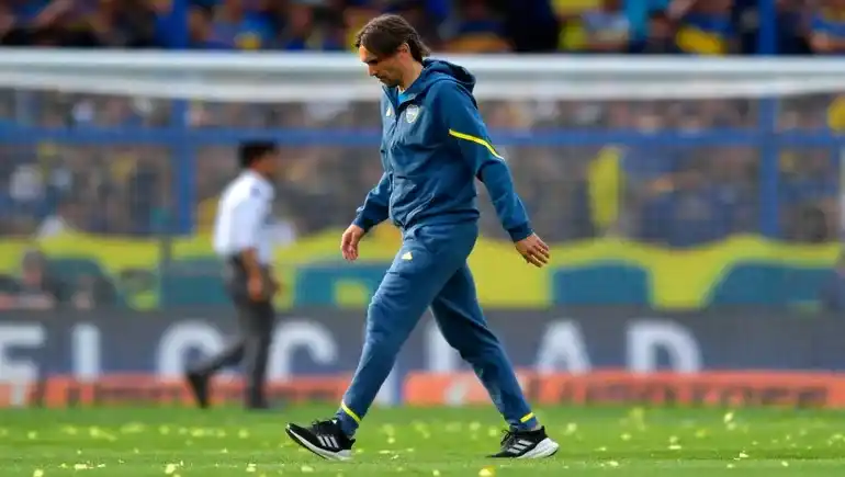 Se definió su continuidad: hubo apoyo hacia el DT y lo ratificaron en el cargo pese al mal presente.