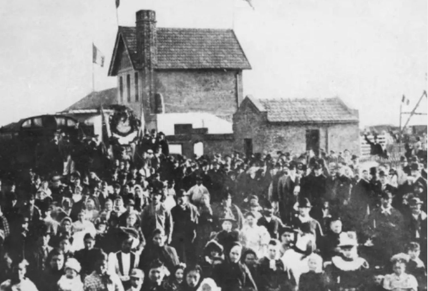 Hace 129 años, llegaba el primer tren a Necochea