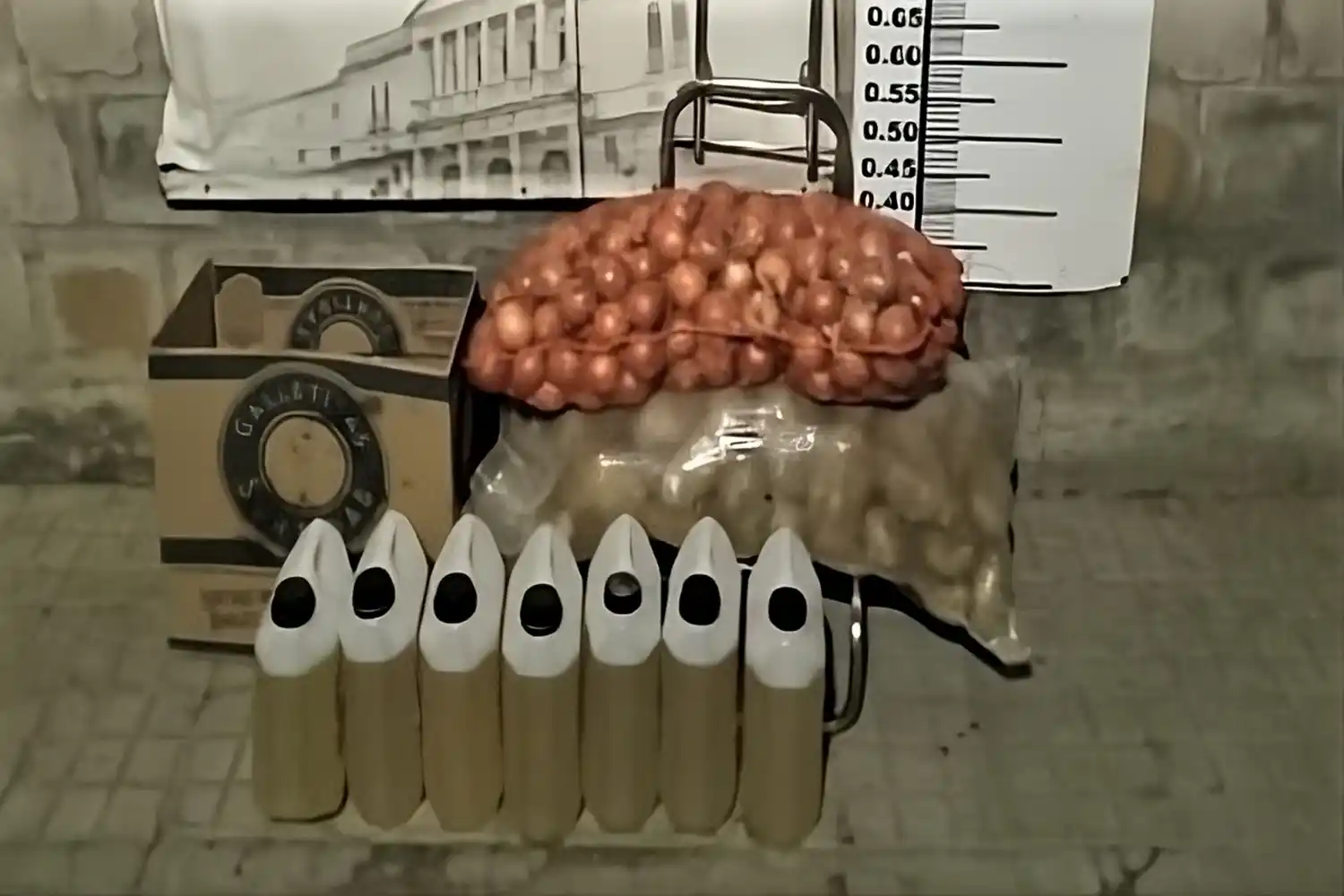 Robaron mercadería de una despensa y los detuvieron: uno es menor de edad