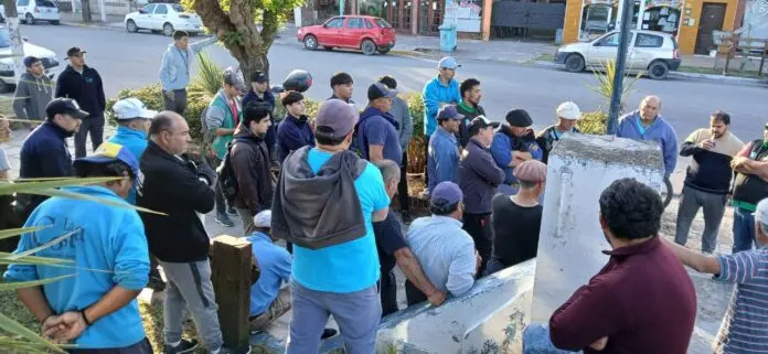 Video: Trabajadores municipales de La Costa reclaman por mejores salarios