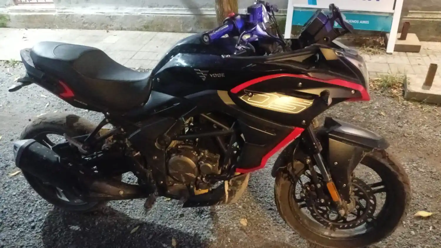 Una moto de 300cc robada en Mar del Plata apareció abandonada en una calle de Quequén