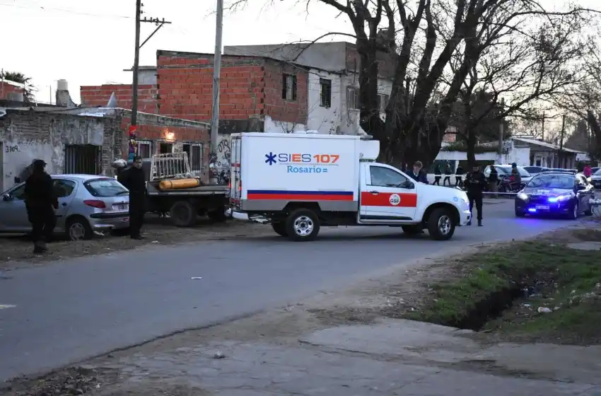 Asesinan de cinco balazos a un joven mientras se desplazaba en moto