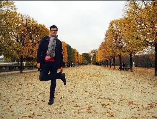 Gervasio Larrivey, sus pinceles y su talento, viajan destino Paris y Madrid