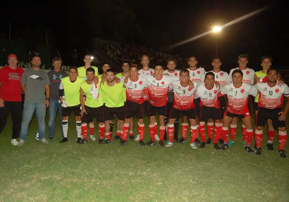 Un triunfo y un empate para el Decano