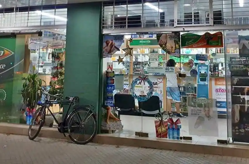 «Las farmacias atendidas por sus dueños van a estar abiertas»