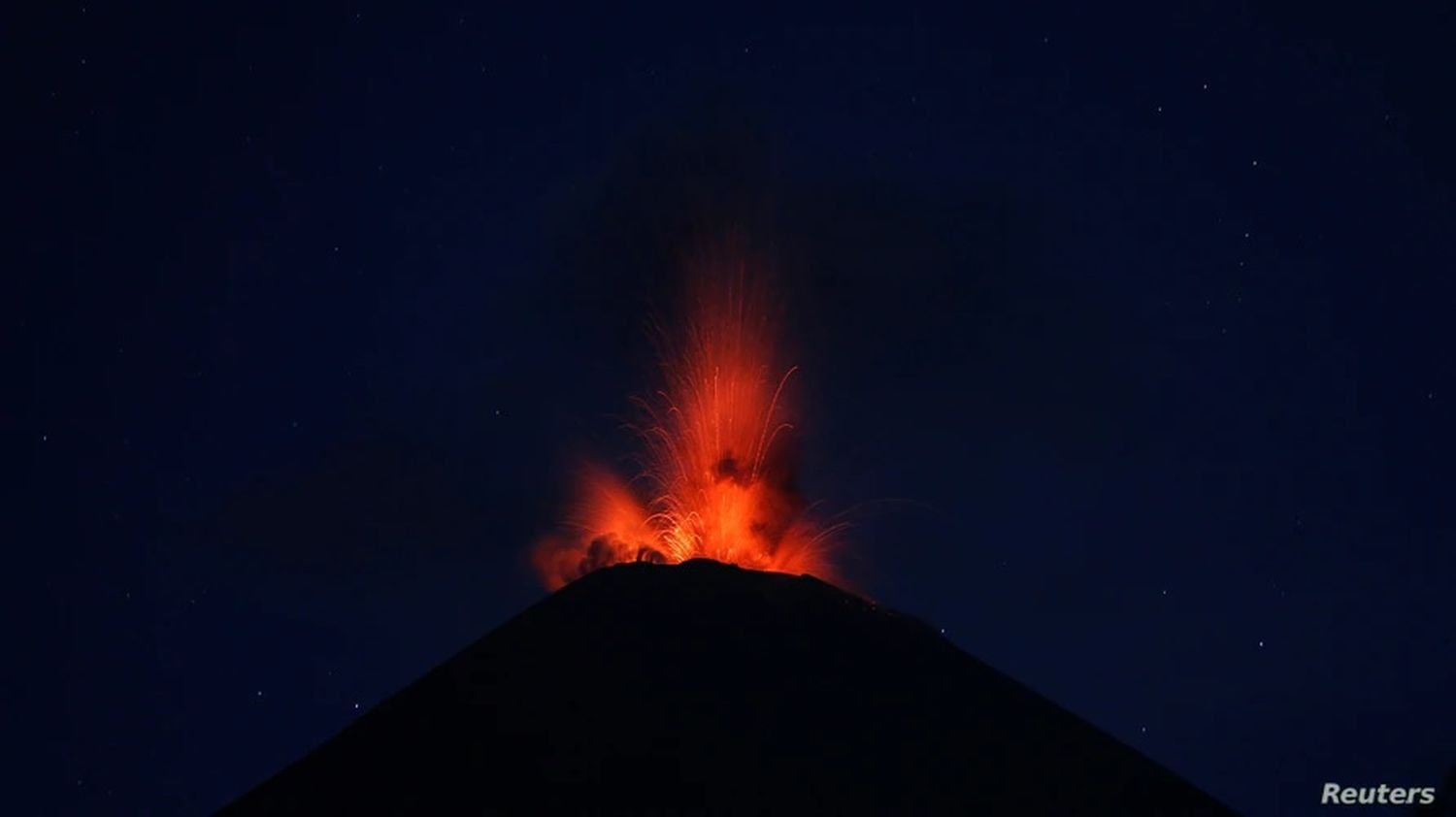 Ecuador: actividad de volcán preocupa a zonas de la Amazonía