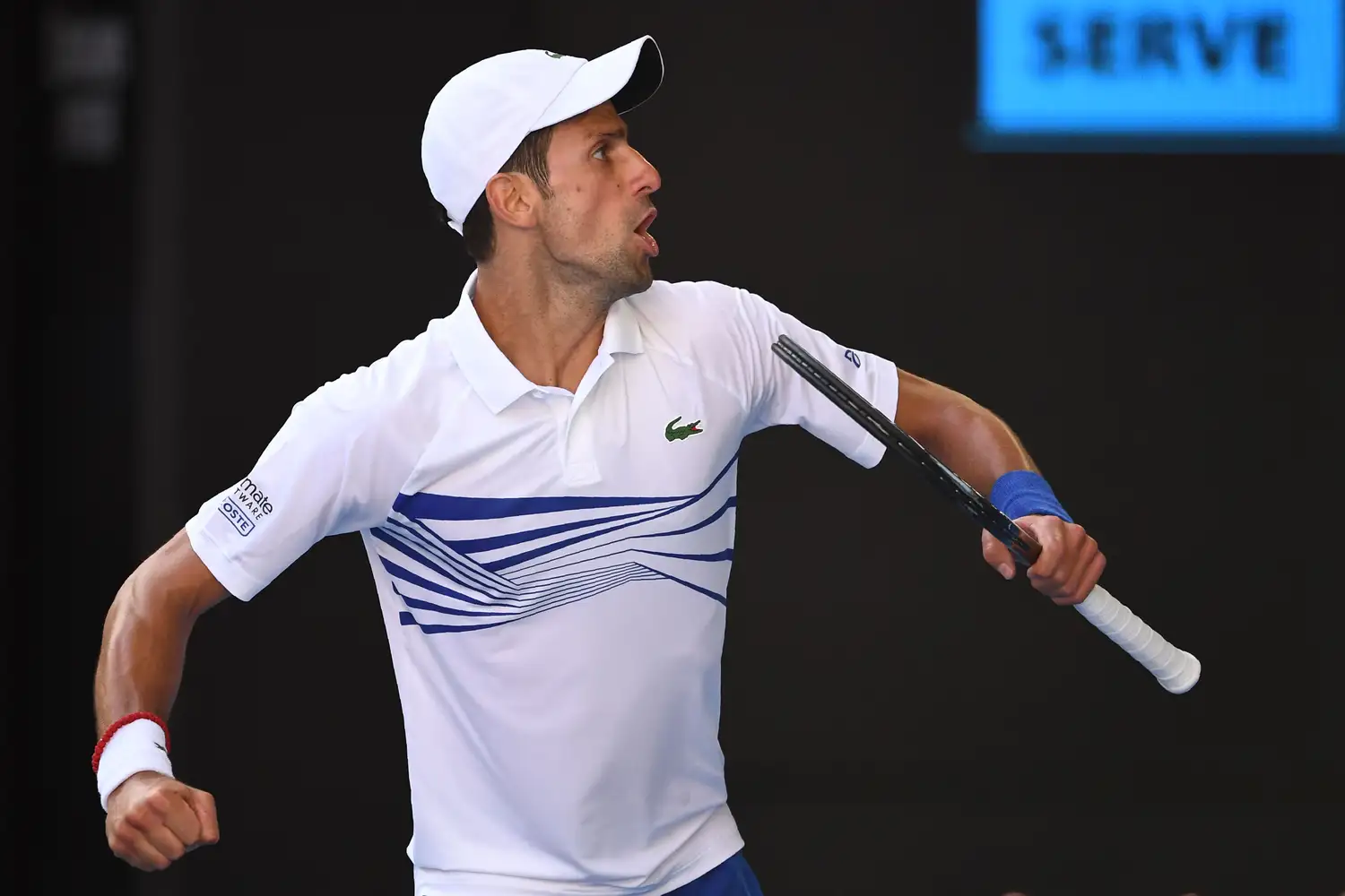 Triunfo de Djokovic,  que avanzó a octavos