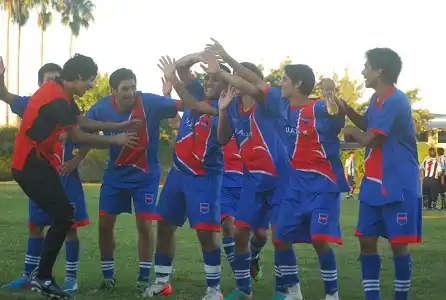 Sud América cayó de pie y con la frente en alto