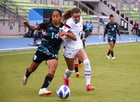 El fútbol femenino cayó por goleada, pero avanzó