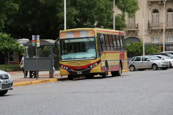 Volvieron a reclamar la construcción de garitas para el transporte público