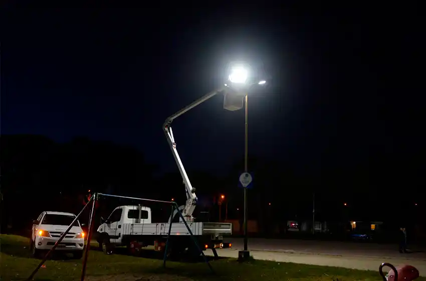 Este año, el municipio ya resolvió más de 30 mil reclamos de alumbrado público