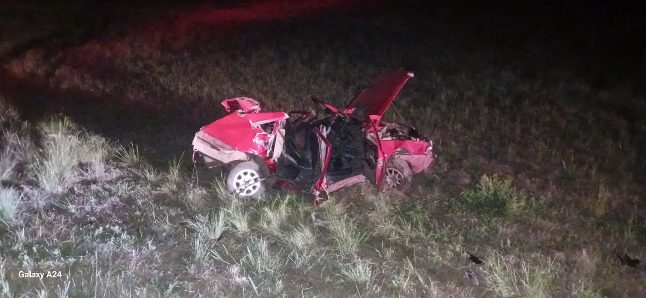 Rescataron a una mujer atrapada en un auto tras sufrir un choque de atrás por un camión accidente autovía 19 - 1