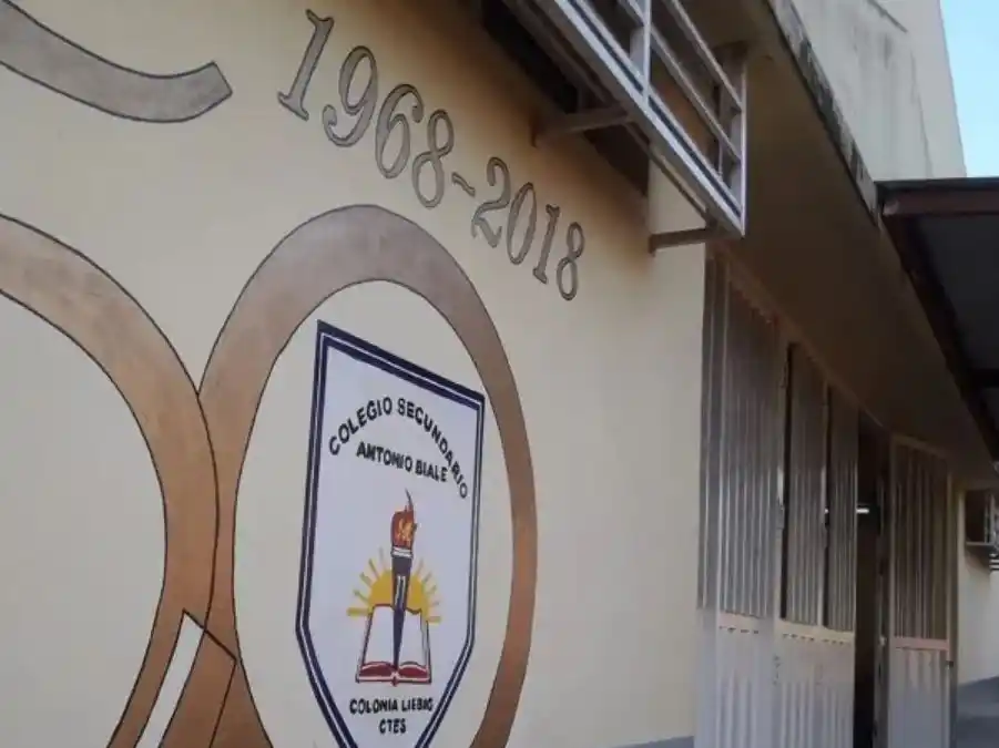 Alumnos de un colegio drogaron a una docente: debió ser internada y recibir asistencia psicológica