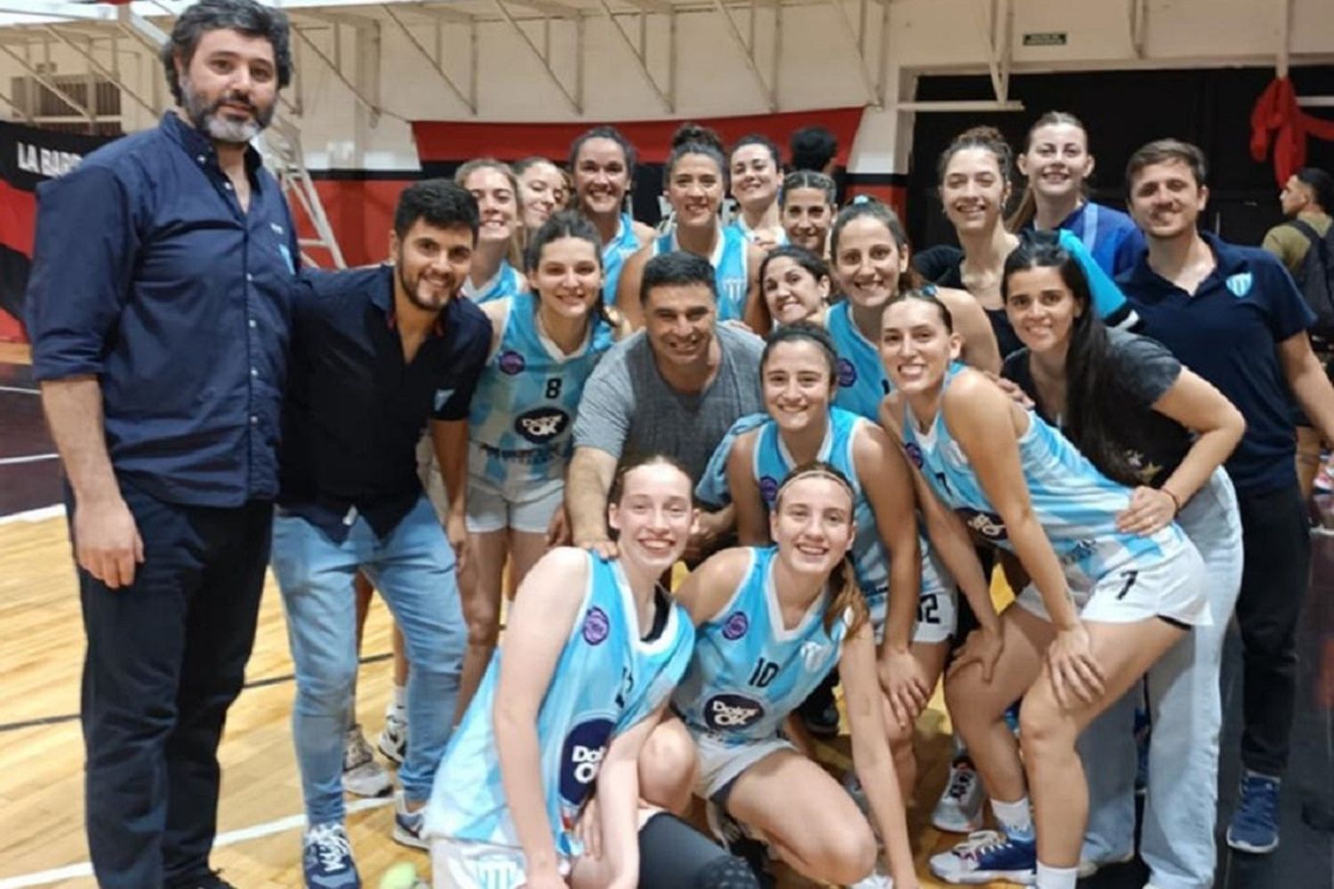 Las Leonas se destacaron en el primer triangular de la Liga Femenina