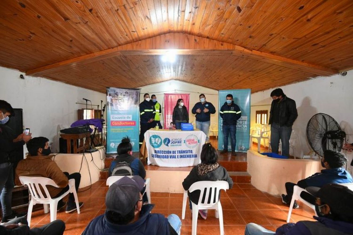 La escuela de conductores comenzó las clases teórico-prácticas con 50 personas como máximo