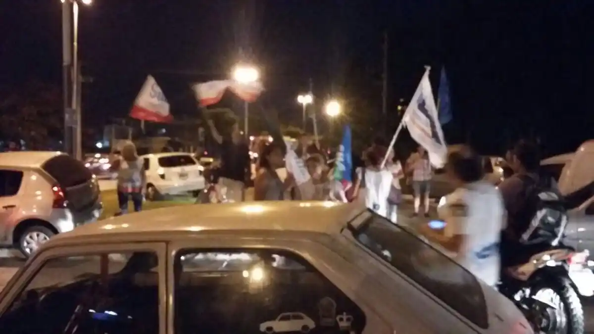 Bocinazo en residencia de Vidal: "Con mis hijos no", dijo su ex Ramiro Tagliaferro